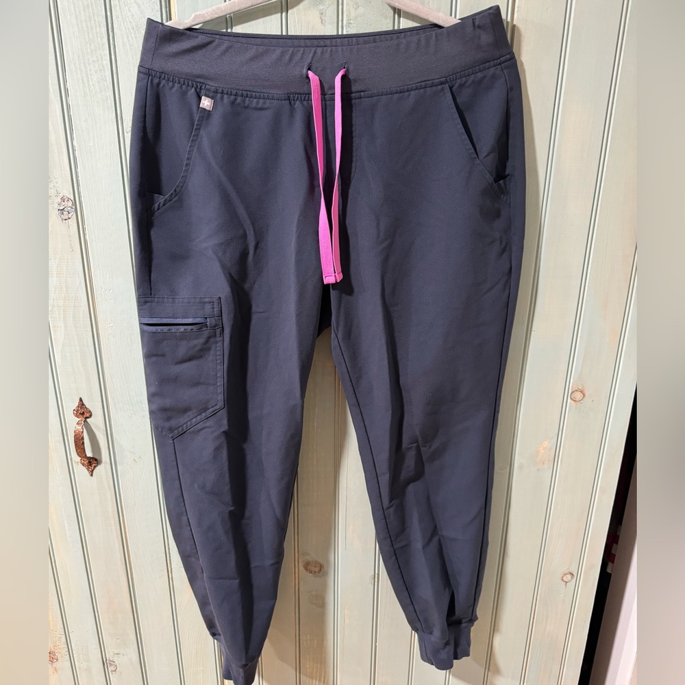 Figs jogger scrubs ! Graphite gray